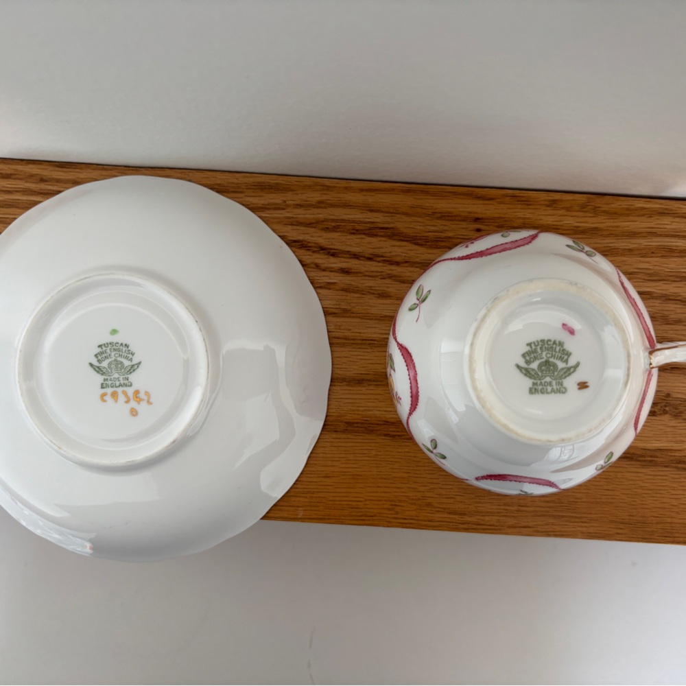 Vintage Foley Pink Tea Cup and Saucer with Pink Roses English Bone China - Picture 4 of 4